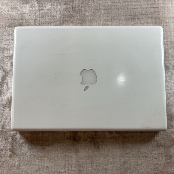 VTG Apple MacBook A1181 13" 2008 Laptop OSX 10.6 4GB  120GB Battery Tested Works - Picture 5 of 9
